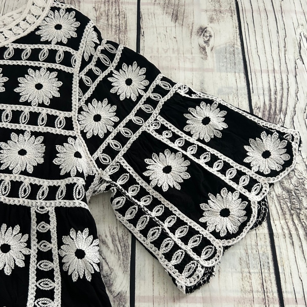 Indigo Poppy Black White Floral Embroidered Crochet Boho Festival Crop Top L - Picture 4 of 9